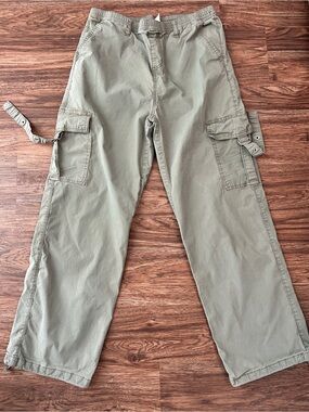 No Boundaries Olive Green Women's Cargo Pants